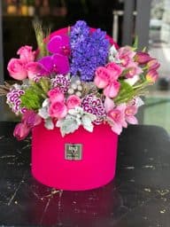 Pembe Kutulu Karışık Çiçek Aranjmanı